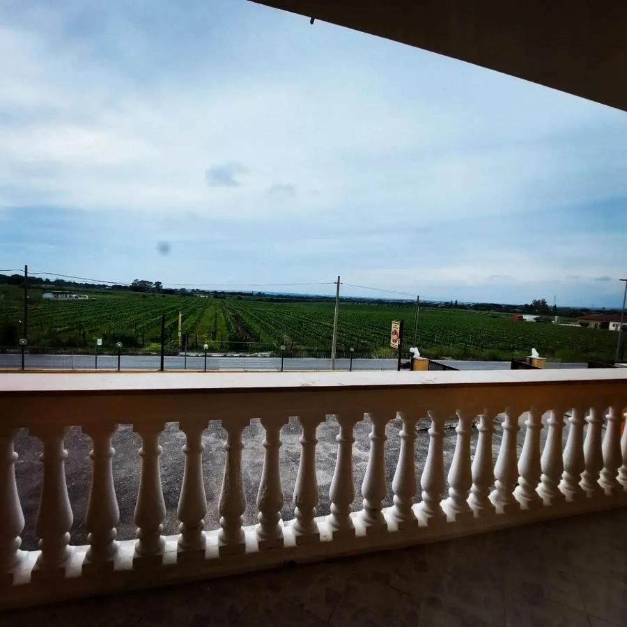 Roxy Bellavista Apartment Cogna ภายนอก รูปภาพ